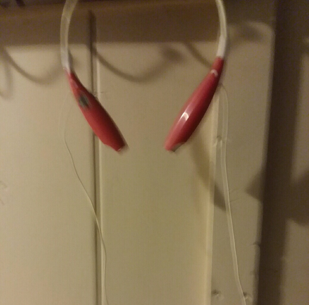 Nice WRAP AROUND ear plug